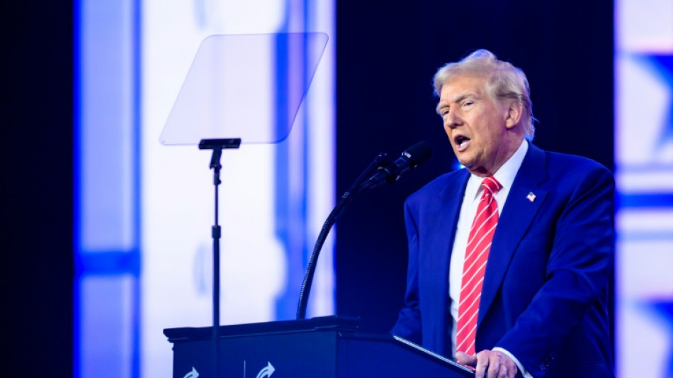 Un Trump provocateur r&eacute;it&egrave;re ses vis&eacute;es d'expansion des Etats-Unis