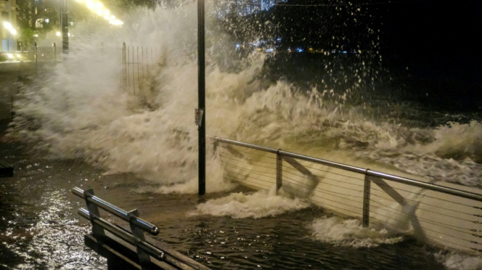 Hong Kong decreta alerta m&aacute;xima por el supertif&oacute;n Ragasa