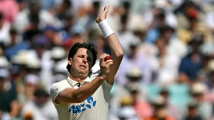 Henry strikes as New Zealand lead England by 100 runs in 2nd Test
