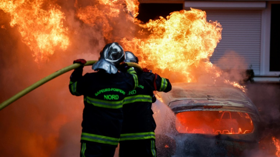 Mort de Nahel: nuit d'incendies et de d&eacute;gradations dans la m&eacute;tropole lilloise