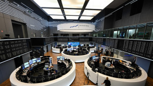 Borsa: Europa in rosso in attesa di Wall Street, Milano -1,6%