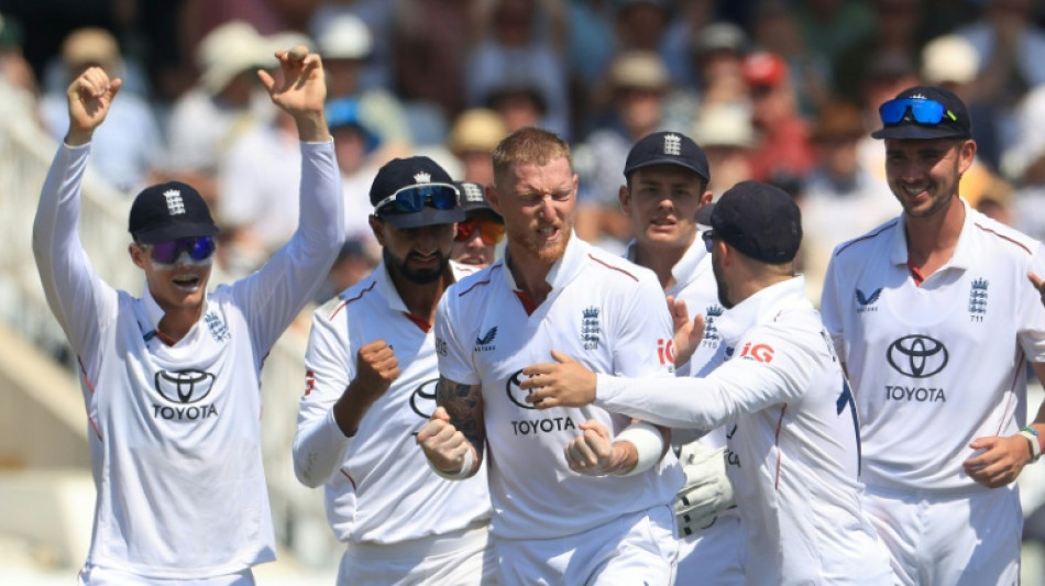 Stokes strikes on England return as New Zealand all out for 438