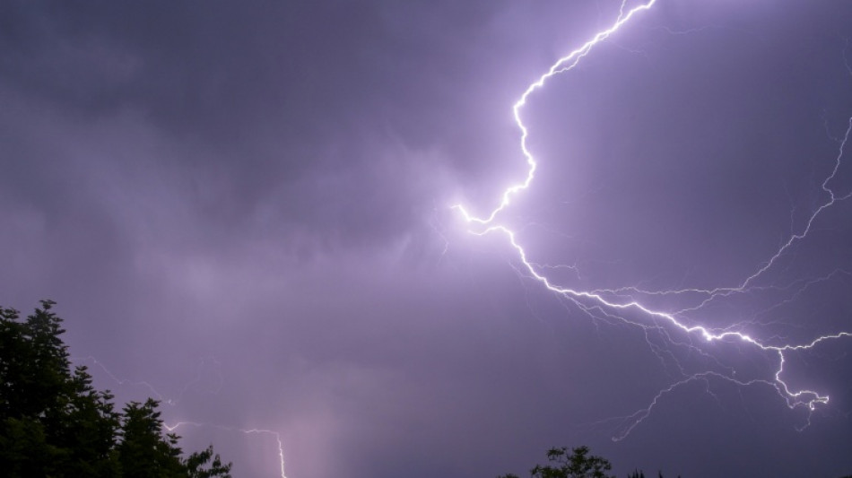 L'alerte aux orages violents s'&eacute;tend jeudi avec des risques de gros gr&ecirc;lons
