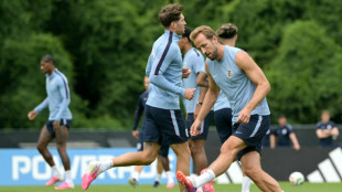 England, Ghana eye last 32 as Portugal look for lift-off