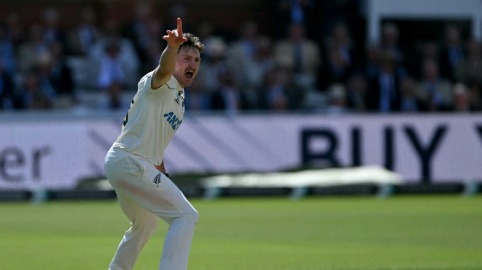 England collapse gives New Zealand hope in first Test