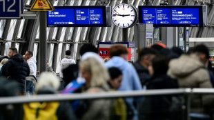 Bahn verst&auml;rkt nach Kabel-Anschlag Schutz von Schienennetz
