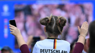 Jugendstudie: Hohes Staatsvertrauen - aber Rechtsruck bei jungen M&auml;nnern