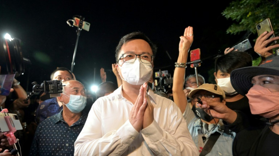 Thail&auml;ndischer Demokratie-Aktivist Anon Mumpa kommt aus dem Gef&auml;ngnis frei