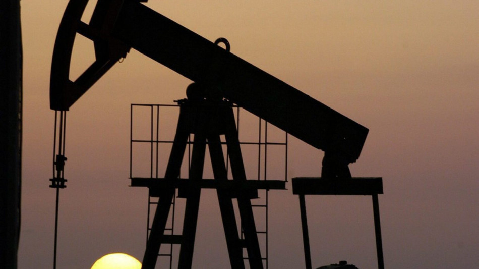 Il prezzo del petrolio &egrave; in rialzo, Brent a 83,92 dollari (+0,44%)
