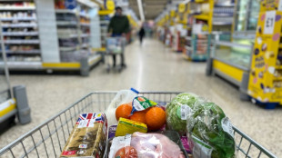 Fast zwei Drittel der Menschen schr&auml;nken wegen hoher Inflation Ausgaben ein
