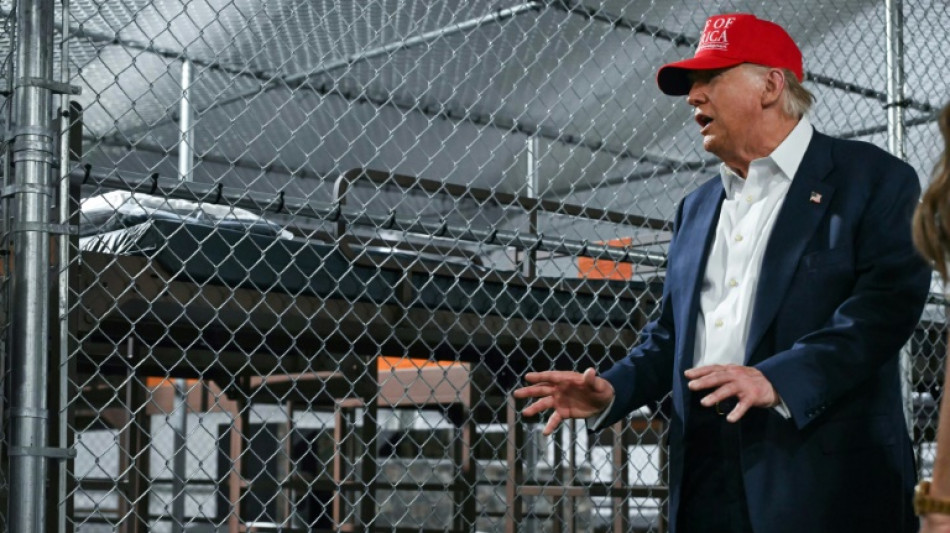 Abschiebegef&auml;ngnis in Florida: Trump besucht "Alligator Alcatraz" 