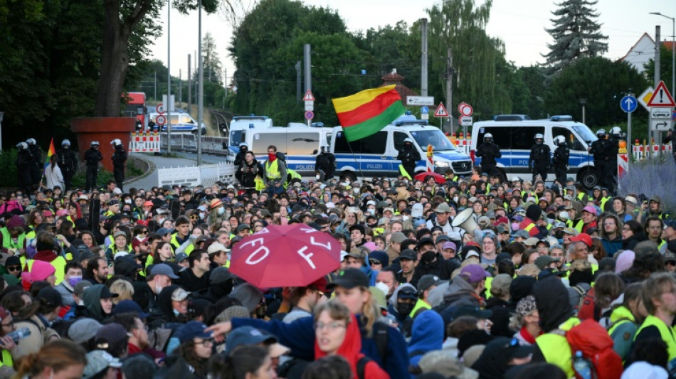 Mass protests in Germany as far-right AfD meets