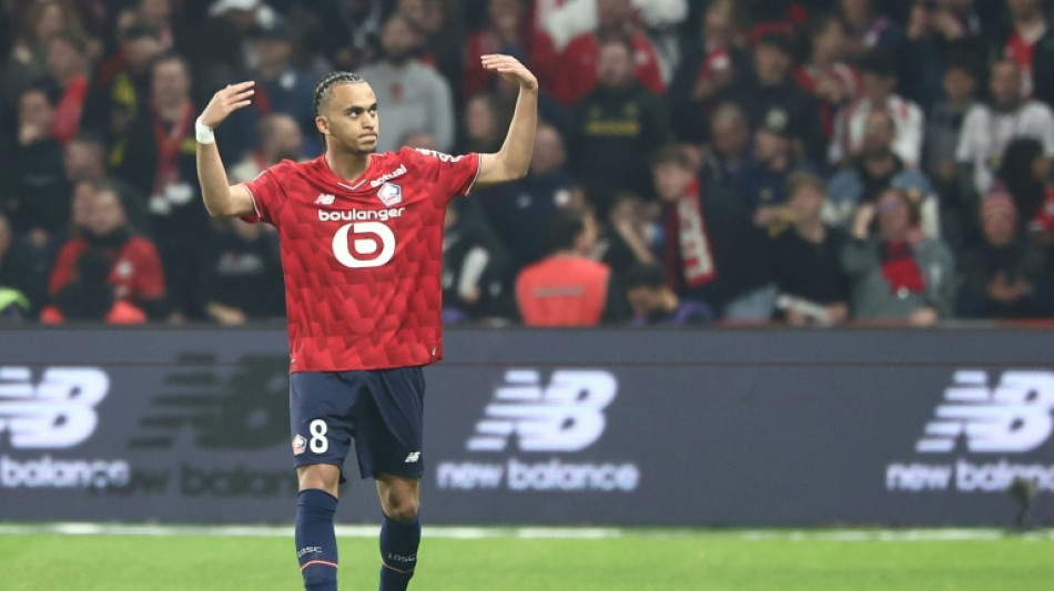 Ligue 1: remani&eacute;, Paris frein&eacute; &agrave; Lille mais toujours en t&ecirc;te