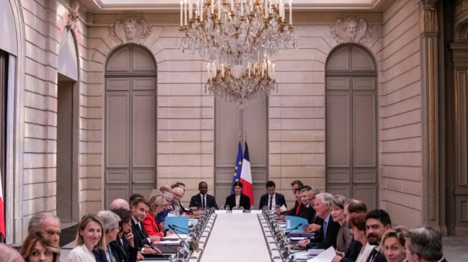 Barnier pr&eacute;pare sa feuille de route, avec beaucoup d'obstacles sur son chemin