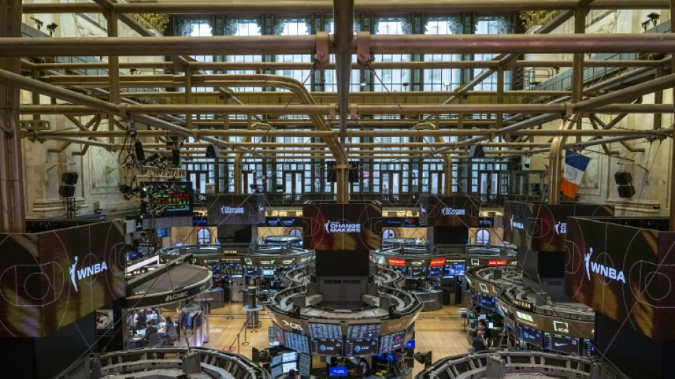 Wall Street en ordre dispers&eacute;, les semi-conducteurs d&eacute;clenchent une consolidation