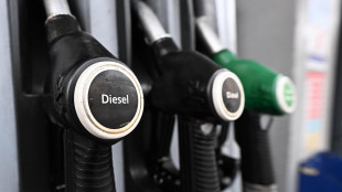 Mimit, in calo il prezzo dei carburanti, gasolio a 2,084 euro al litro