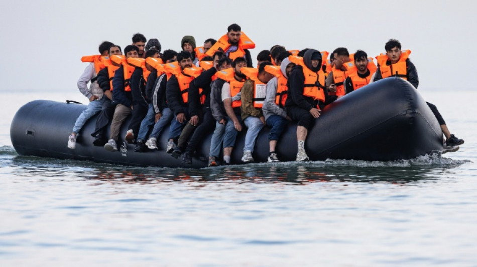 Reino Unido crear&aacute; c&eacute;dula de identidad digital para combatir inmigraci&oacute;n ilegal