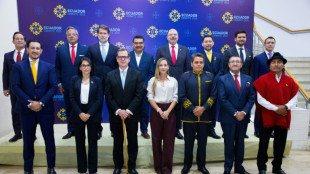 Los presidenciables de Ecuador queman últimos cartuchos en el cierre de campaña