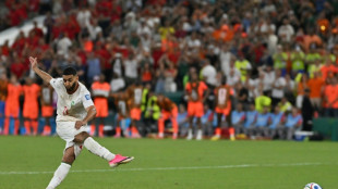Marrocos vence Pa&iacute;ses Baixos nos p&ecirc;naltis e vai &agrave;s oitavas da Copa