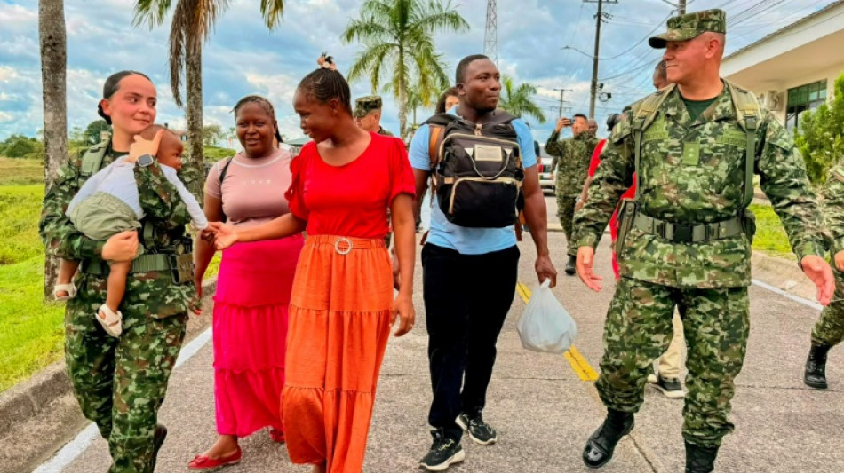 El ej&eacute;rcito colombiano libera a 39 personas secuestradas por el ELN y 2 militares mueren