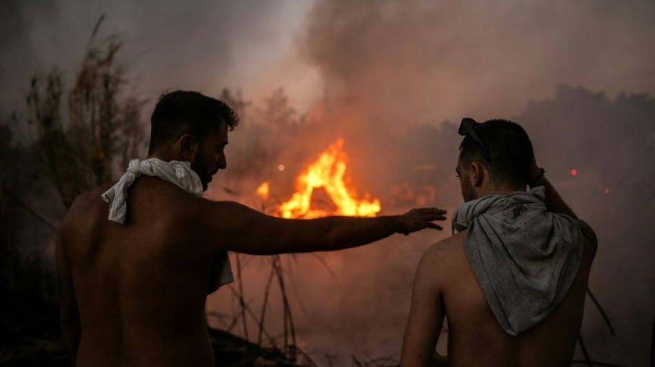 Erstes Todesopfer bei Waldbr&auml;nden in Griechenland - EU schickt Feuerwehrleute