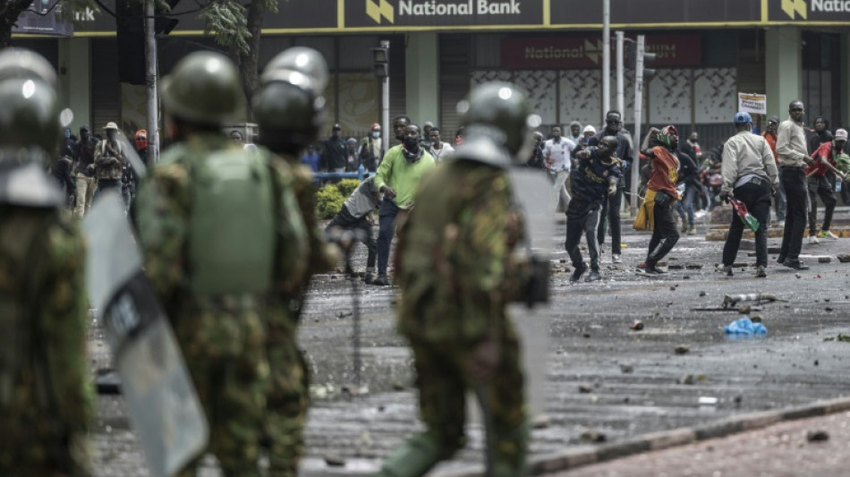 Manifestations violentes au Kenya: 16 morts selon Amnesty, l'ex&eacute;cutif affirme avoir "d&eacute;jou&eacute; un coup d'Etat"