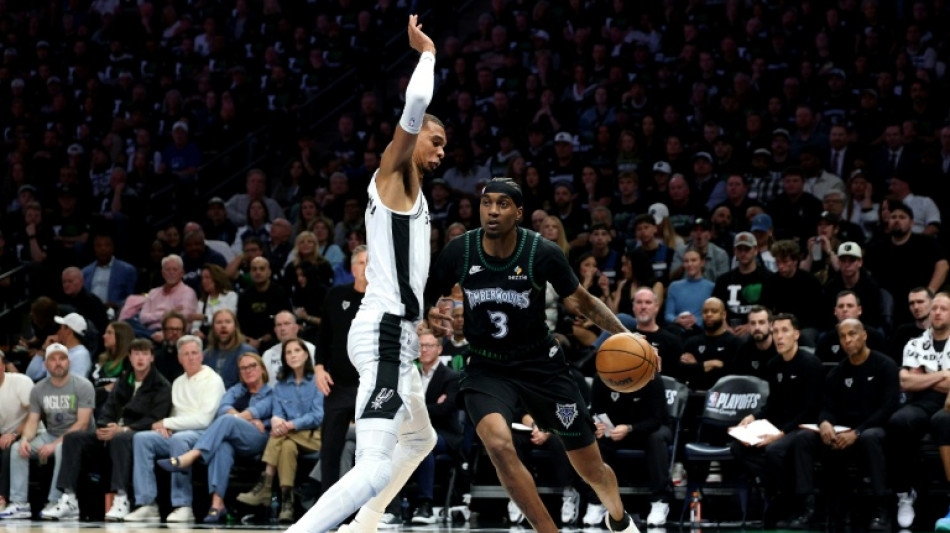 Play-offs NBA: Wembanyama exclu, les Wolves &eacute;galisent contre les Spurs