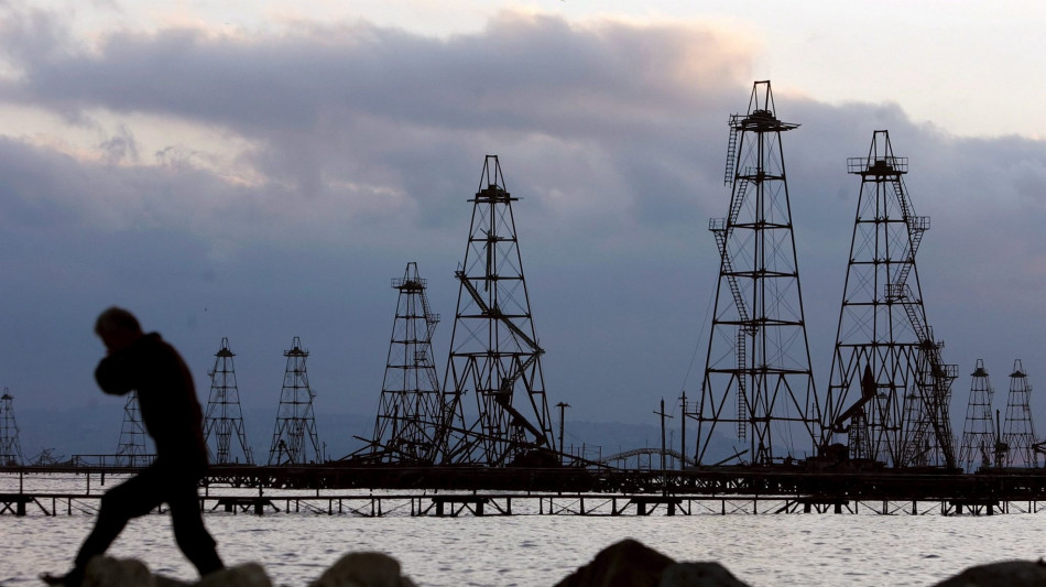 Opec+ aumenta la produzione di 137mila barili da novembre