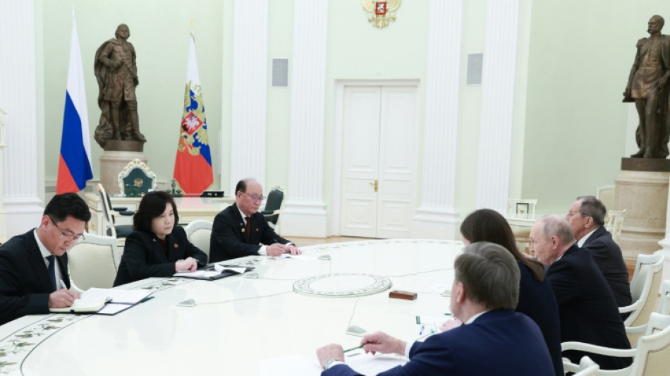 Putin se re&uacute;ne con la ministra de Relaciones Exteriores norcoreana