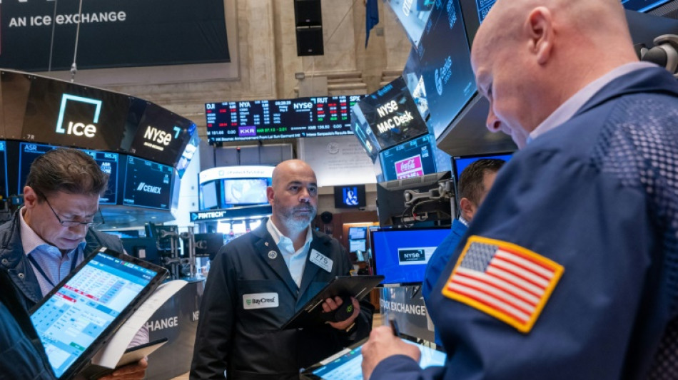 Wall Street termine en ordre dispers&eacute;, mais le Nasdaq encha&icirc;ne un 5&egrave;me record d'affil&eacute;e