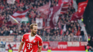 L&iacute;der Bayern vence na visita ao Werder Bremen (3-0) e resiste &agrave; press&atilde;o do Dortmund