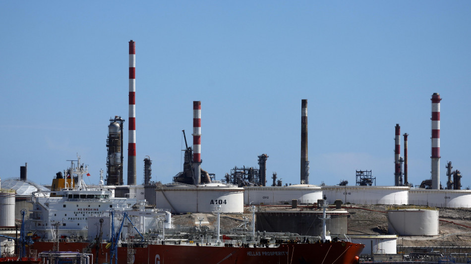 Unem: 'La bolletta dell'energia 2026 sale a 57-58 miliardi se rientra la crisi in Iran'
