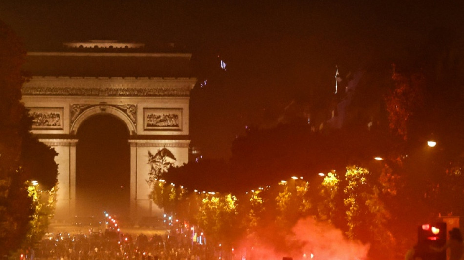 780 arrested, deadly road accident in riotous PSG victory celebrations across France