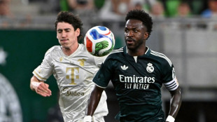 Ap&oacute;s renovar com Real Madrid, Vini joga com bra&ccedil;adeira de capit&atilde;o na vit&oacute;ria sobre o Ferencvaros