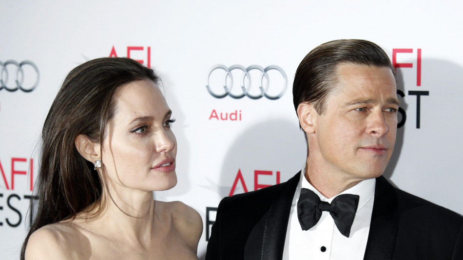 Pitt contro Jolie, un giudice d&agrave; ragione a Brad su 22 documenti segreti