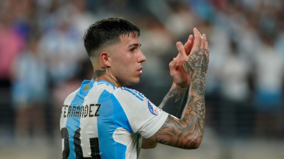 Foot: la Fifa examine les chants racistes visant les Bleus, proc&eacute;dure ouverte contre Fernandez