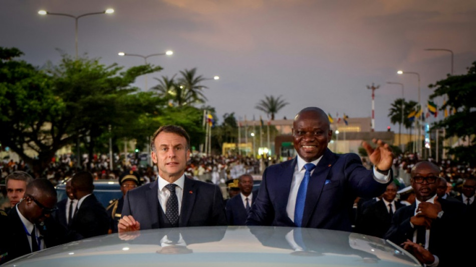 Macron salue le "tournant" au Gabon apr&egrave;s le putsch de 2023