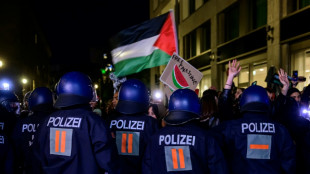 Polizisten bei propal&auml;stinensischer Demonstration in Berlin-Neuk&ouml;lln attackiert