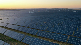 O paradoxo energ&eacute;tico da China: carv&atilde;o em alta e recorde nas energias renov&aacute;veis