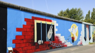 Global Scams on the Rise: Over Half of Adults Worldwide Report Scam Encounters, 23% Lost Money